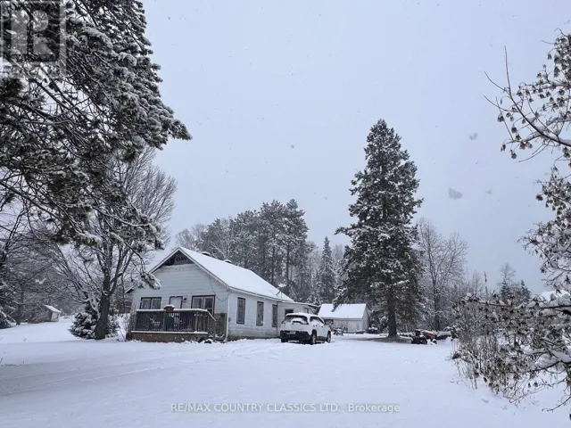 29606 60 HWY HIGHWAY, South Algonquin, Ontario K0J2M0