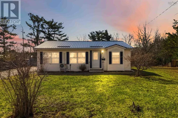 40 Cherry Lane, Bridgewater, Nova Scotia B4V3S3