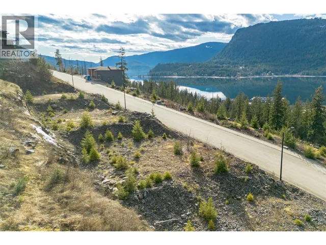 287 Bayview Drive, Sicamous, British Columbia V0E2V1