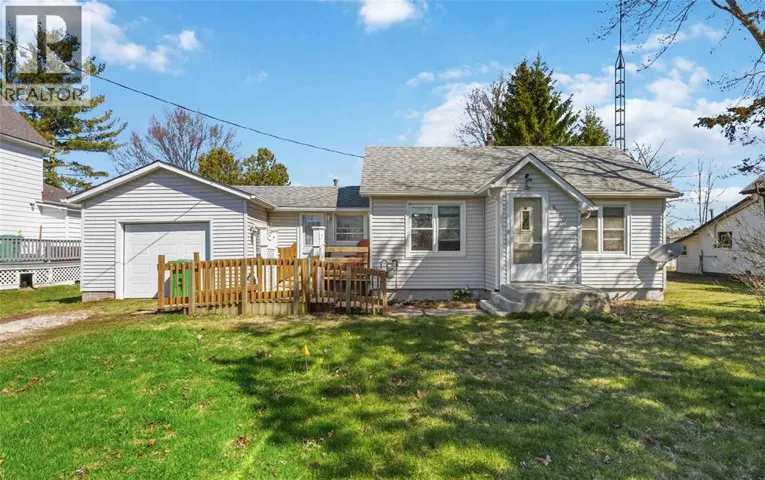 4460 PETROLIA LINE, Petrolia, Ontario N0N1R0