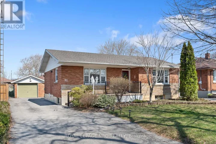 21 CHALMERS STREET, St. Catharines (Facer), Ontario L2M5C7