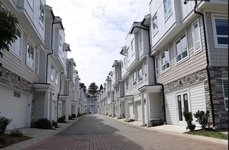 7 8181 135A STREET, Surrey, British Columbia V3W3N8