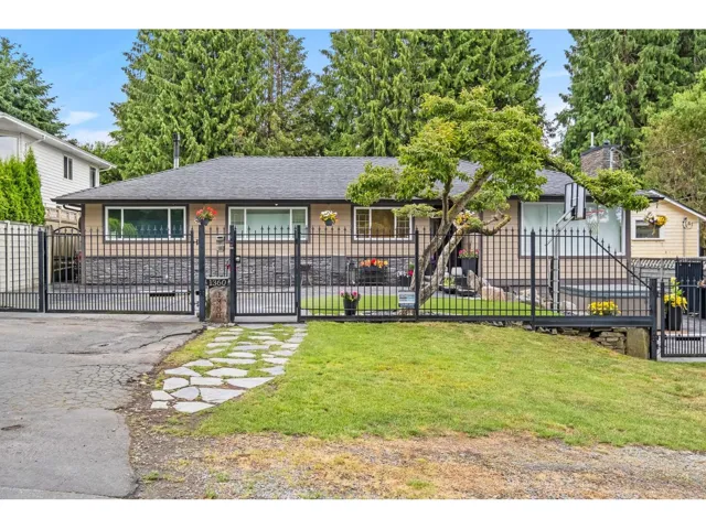 1360 EVERALL STREET, White Rock, British Columbia V4B3S6