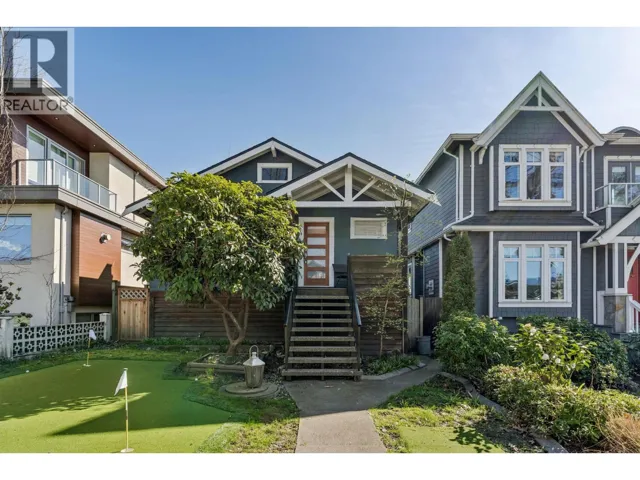 2486 ETON STREET, Vancouver, British Columbia V5K1J5