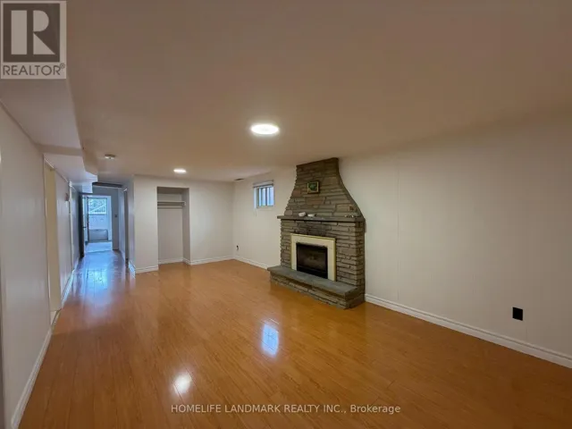 LOWER UNIT - 98 VAN HORNE AVENUE, Toronto (Don Valley Village), Ontario M2J2T1