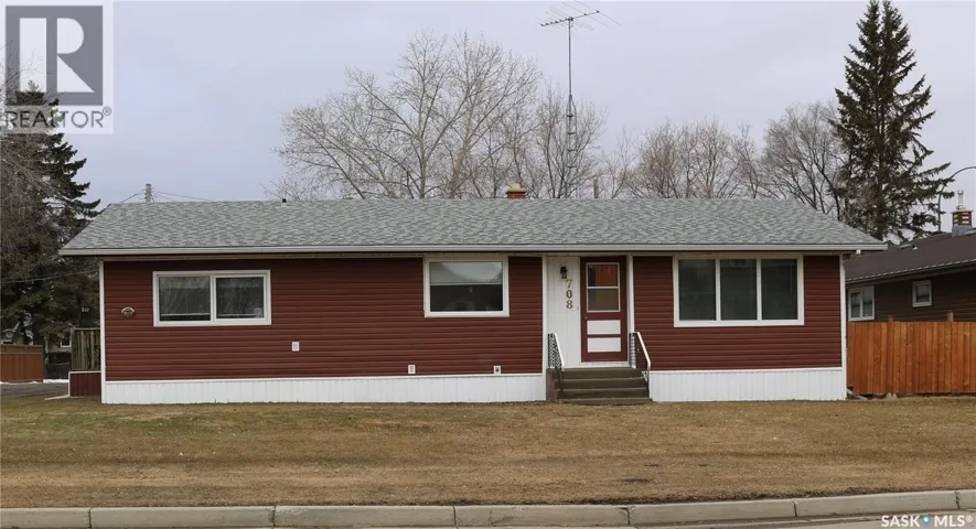 708 Ellice STREET, Moosomin, Saskatchewan S0G3N0