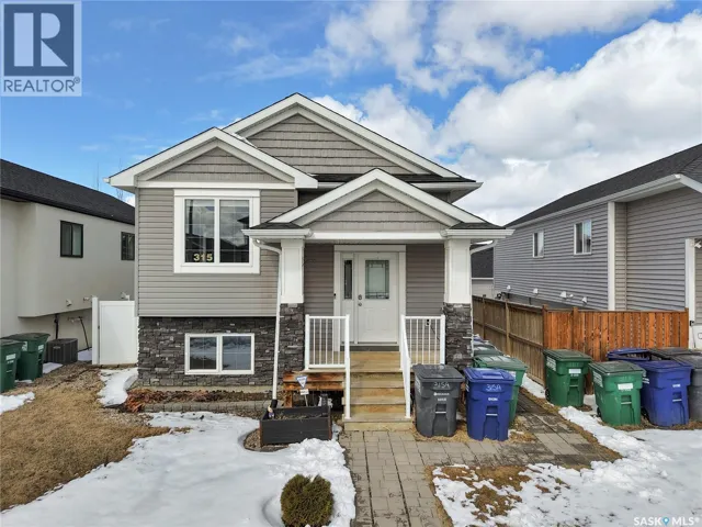 315 Rosewood BOULEVARD W, Saskatoon, Saskatchewan S7V0G8
