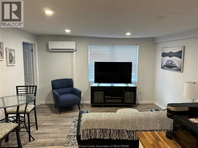 493 UNIVERSITY AVENUE West Unit# 3, Windsor, Ontario N9A5P9