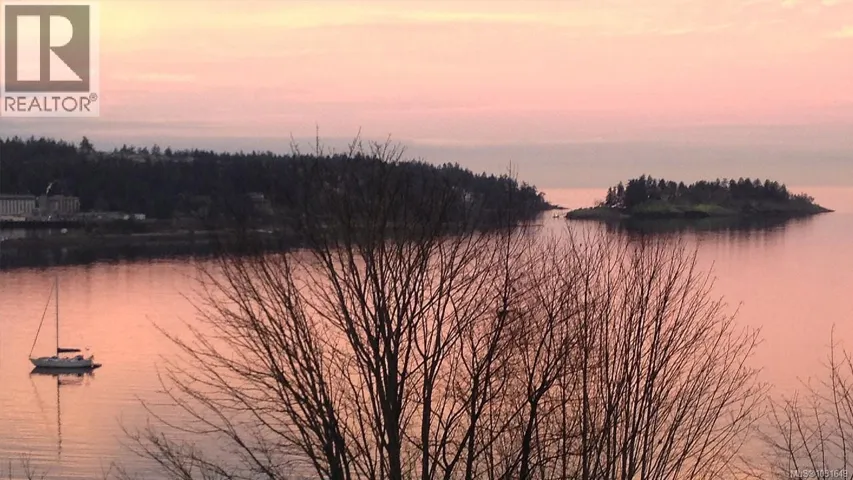 205 2560 Departure Bay Rd, Nanaimo, British Columbia V9S5P1