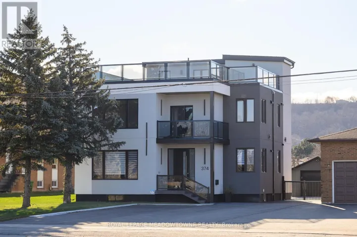 374 HIGHWAY 8, Hamilton (Stoney Creek), Ontario L8G1E8