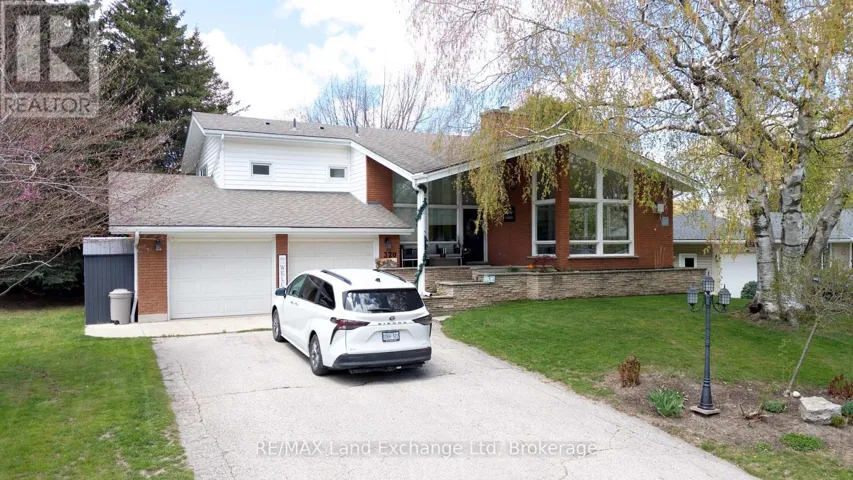 320 SUMMIT DRIVE, North Huron (Wingham), Ontario N0G2W0