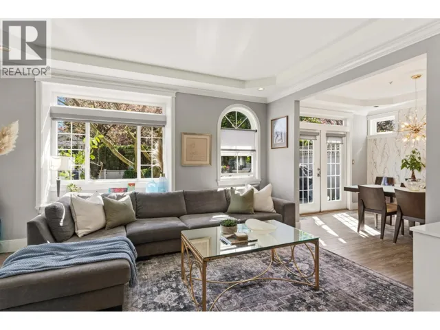 2855 W 16TH AVENUE, Vancouver, British Columbia V6K3C5