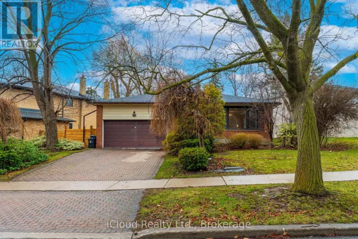 52 MONTRESSOR DRIVE, Toronto (St. Andrew-Windfields), Ontario M2P1Z2