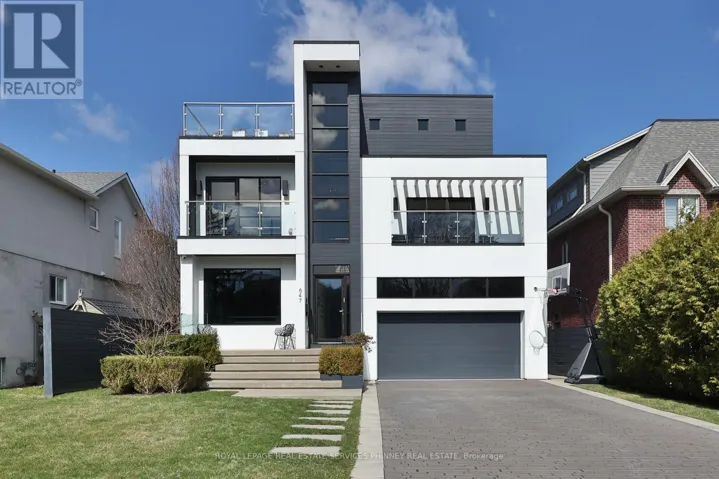 647 MONTBECK CRESCENT, Mississauga (Lakeview), Ontario L5G1P1