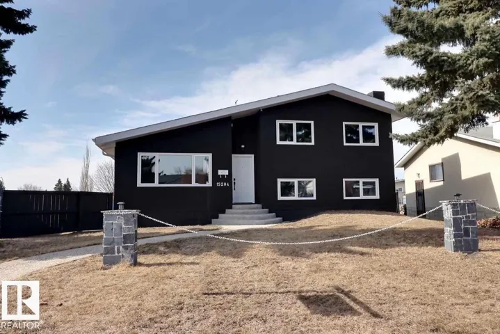 15204 94 ST NW, Edmonton, Alberta T5E3W8