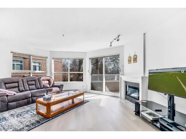 303 8139 121A STREET, Surrey, British Columbia V3W0Z2