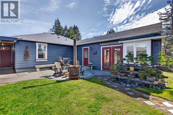 1195 Urquhart Ave, Courtenay, British Columbia V9N3K6