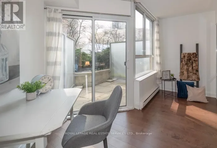 320 - 711 BAY STREET, Toronto (Bay Street Corridor), Ontario M5G2J8