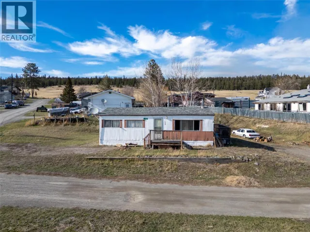 400 Fir Avenue, Clinton, British Columbia V0K1K0