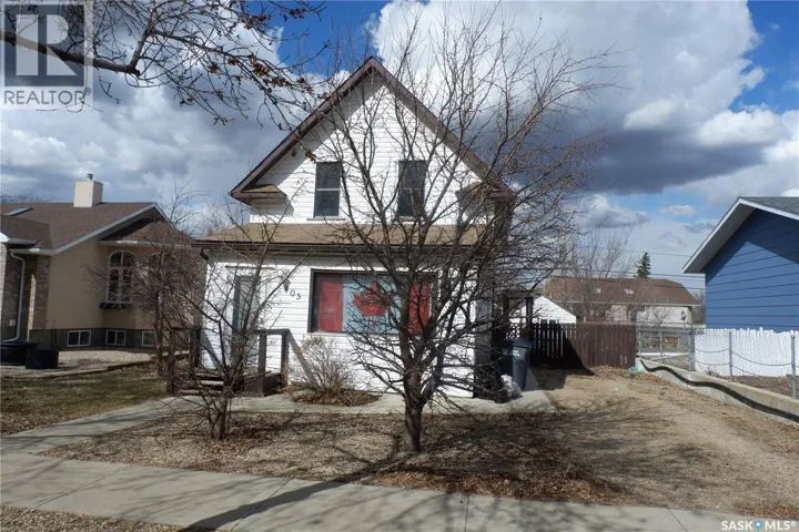 405 4th AVENUE E, Assiniboia, Saskatchewan S0H0B0