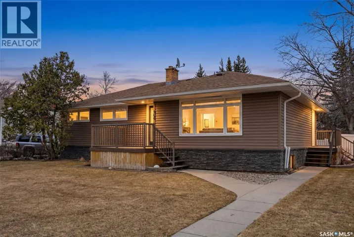 504 11th STREET NE, Weyburn, Saskatchewan S4H1J9
