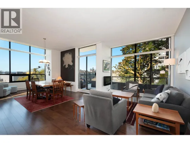 114 1420 DUCHESS AVENUE, West Vancouver, British Columbia V7T1H8