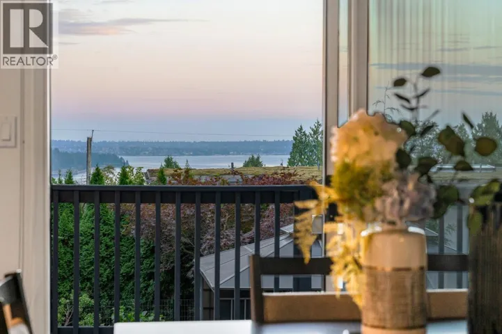 1550 PALMERSTON AVENUE, West Vancouver, British Columbia V7V4R1