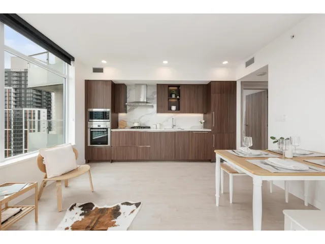 3107 9887 WHALLEY BOULEVARD, Surrey, British Columbia V3T0P4