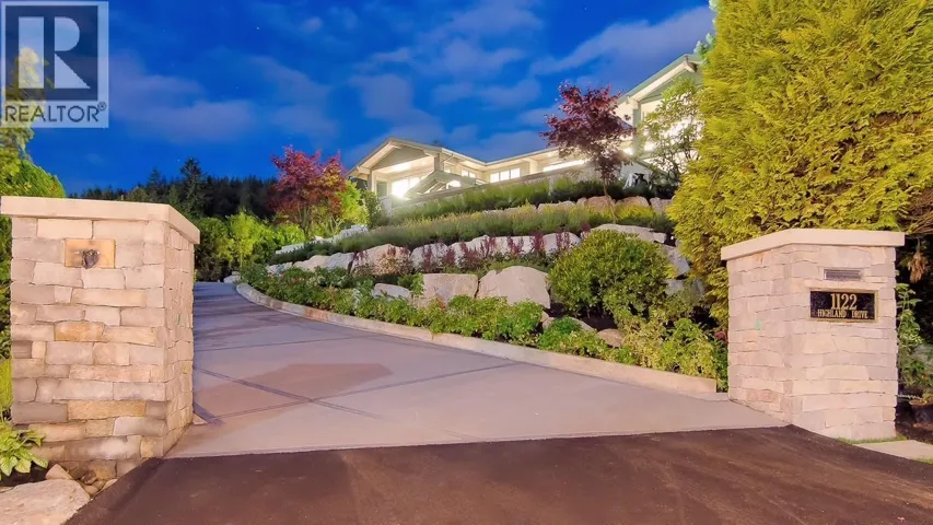 1122 HIGHLAND DRIVE, West Vancouver, British Columbia V7S2H4