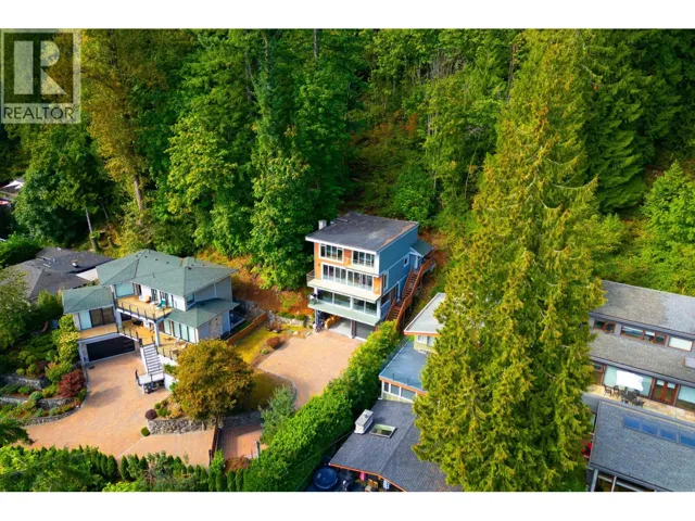 2867 PANORAMA DRIVE, North Vancouver, British Columbia V7G1V7