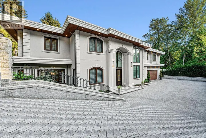 558 GLENROSS ROAD, West Vancouver, British Columbia V7S1L5