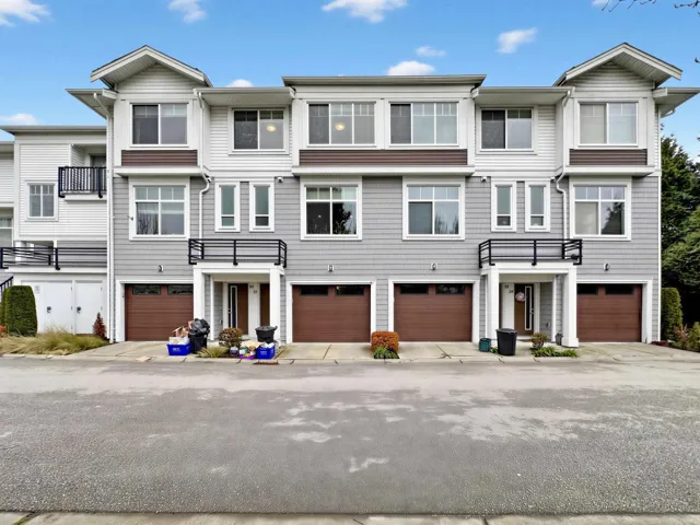 32 2528 156 STREET, Surrey, British Columbia V4P0E7