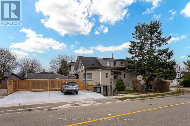 79 TWENTY FIFTH STREET, Toronto (Long Branch), Ontario M8V3P7
