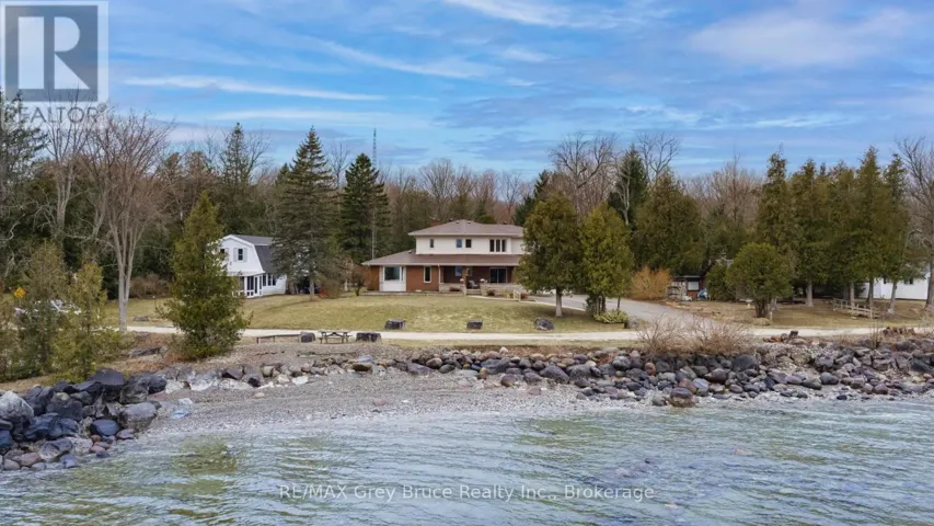 122 COTTAGE LANE, Georgian Bluffs, Ontario N4K5N4