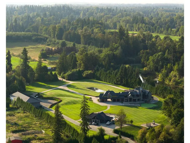 6124 272 STREET, Langley, British Columbia V4W1S6