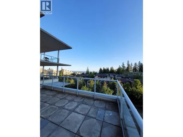 801 9232 UNIVERSITY CRESCENT, Burnaby, British Columbia V5A0A3