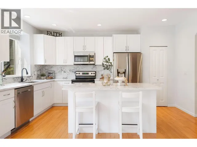 513 FOREST PARKWAY, Port Moody, British Columbia V3H5M5