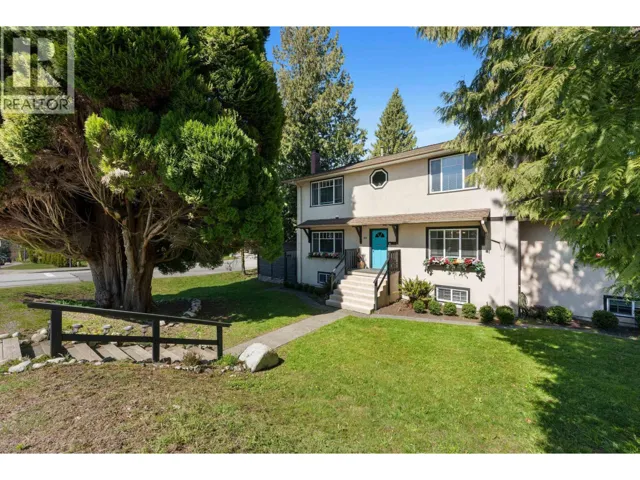 300 E 25TH STREET, North Vancouver, British Columbia V7N1A3