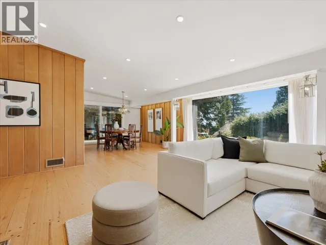 1650 MATHERS AVENUE, West Vancouver, British Columbia V7V2G7