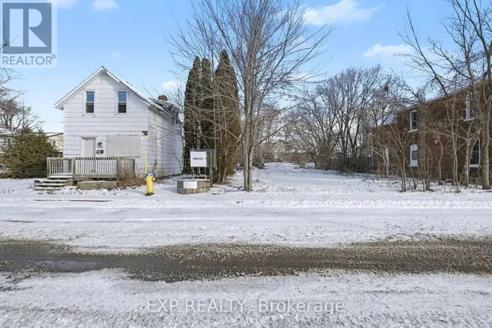 135 CHARLES STREET, Carleton Place, Ontario K7C2Y4
