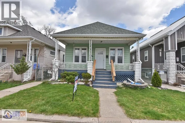 558 ELM, Windsor, Ontario N9A5H2