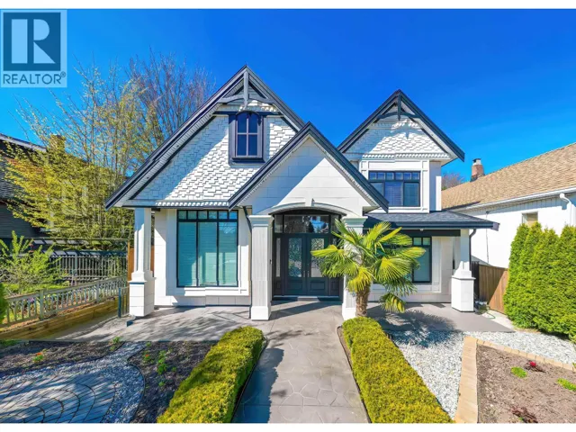 813 DUBLIN STREET, New Westminster, British Columbia V3M2Y5