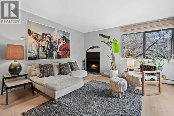 305 3275 MOUNTAIN HIGHWAY, North Vancouver, British Columbia V7K2H4