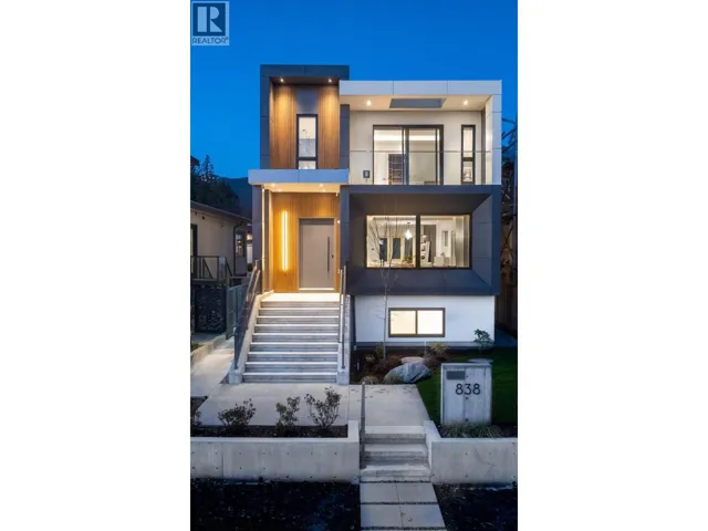 838 E 14TH STREET, North Vancouver, British Columbia V7L2P6