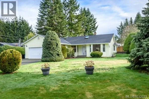 4994 Adrian Rd, Courtenay, British Columbia V9N6T8