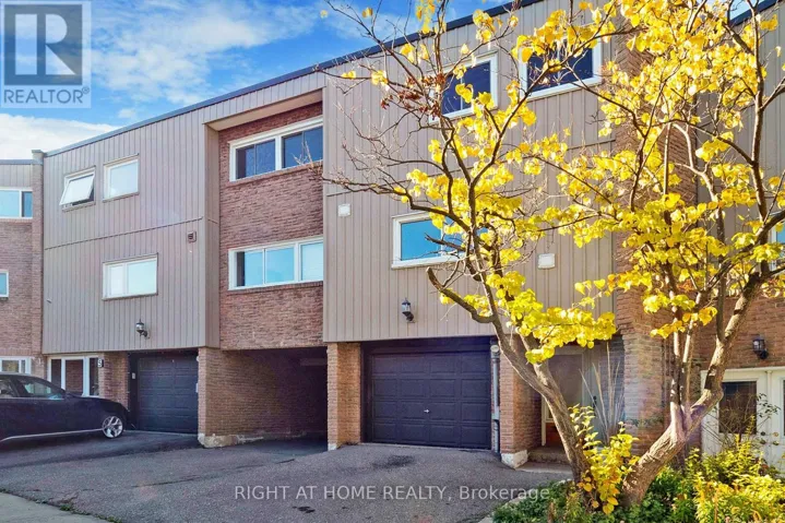 6 - 400 BLOOR STREET, Mississauga (Mississauga Valleys), Ontario L5A3M8