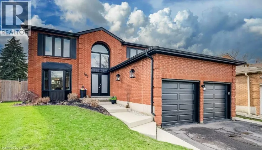 107 OLD PARK Lane, Kitchener, Ontario N2N2K1