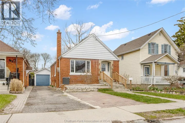 33 WILSON AVENUE, Chatham, Ontario N7L1K8