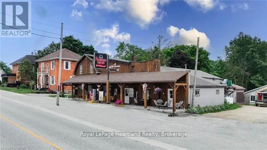 3064 PATRICK STREET, Howick, Ontario N0G1V0