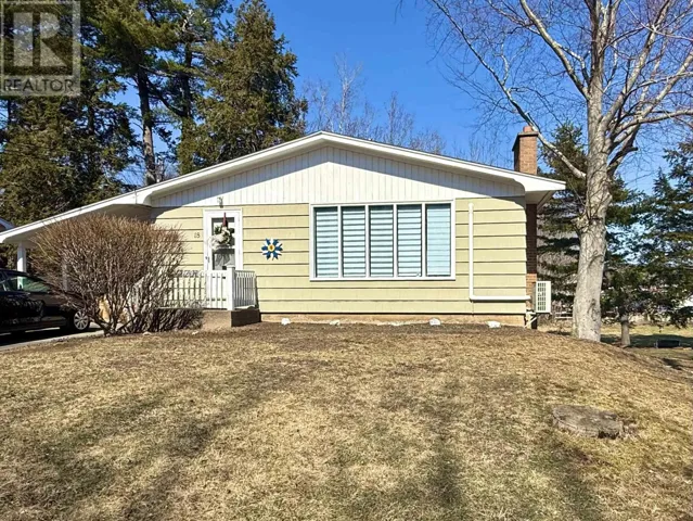 18 Churchill Street, Bridgewater, Nova Scotia B4V1R7